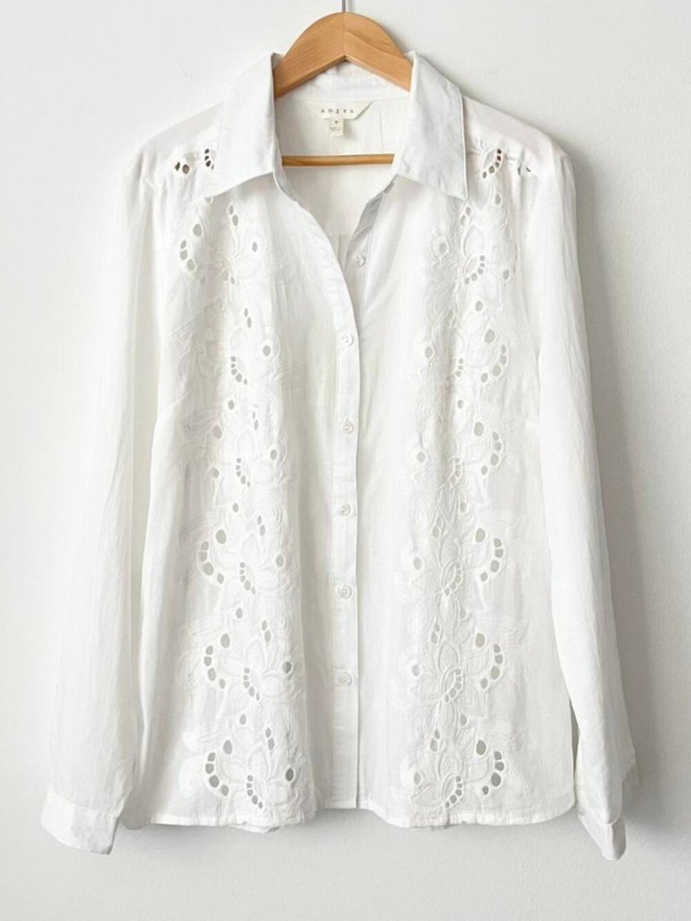 Adiva Women's White Floral Embroidered Blouse Size M Lightweight Cotton Summer